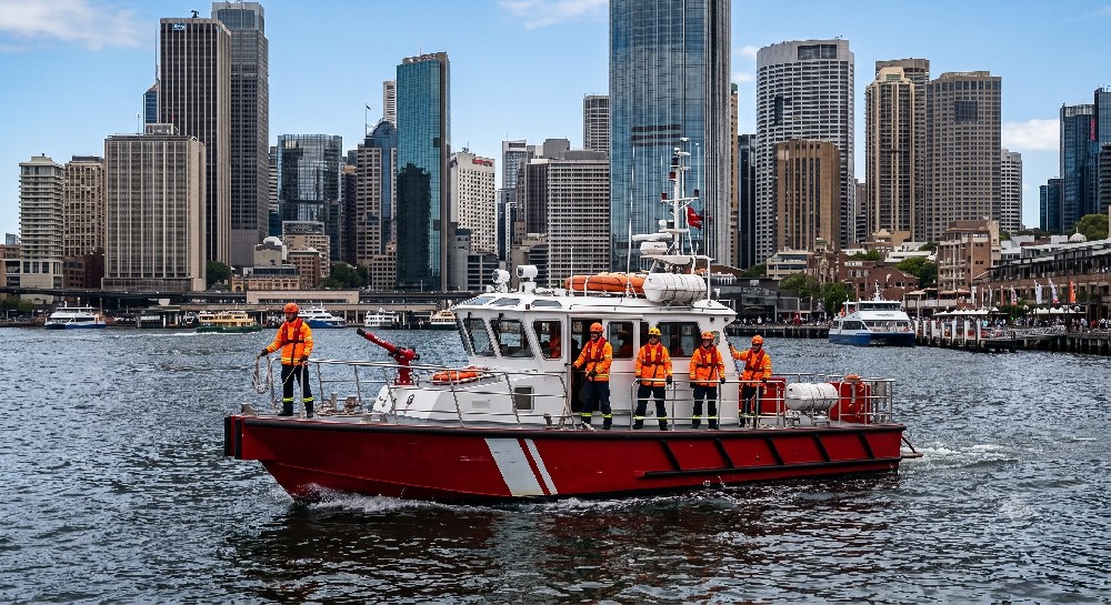 The Ultimate B2B Sourcing Guide to Firefighting Boats: Materials, Specs, and ROI for Urban Waterfronts